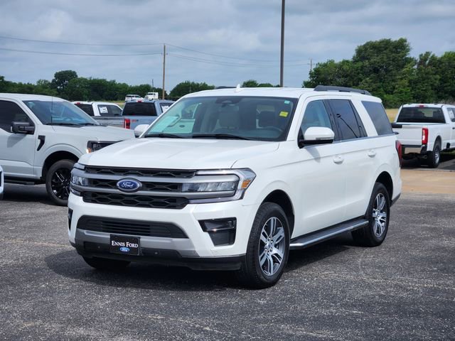 Used 2023 Ford Expedition XLT RWD image 3
