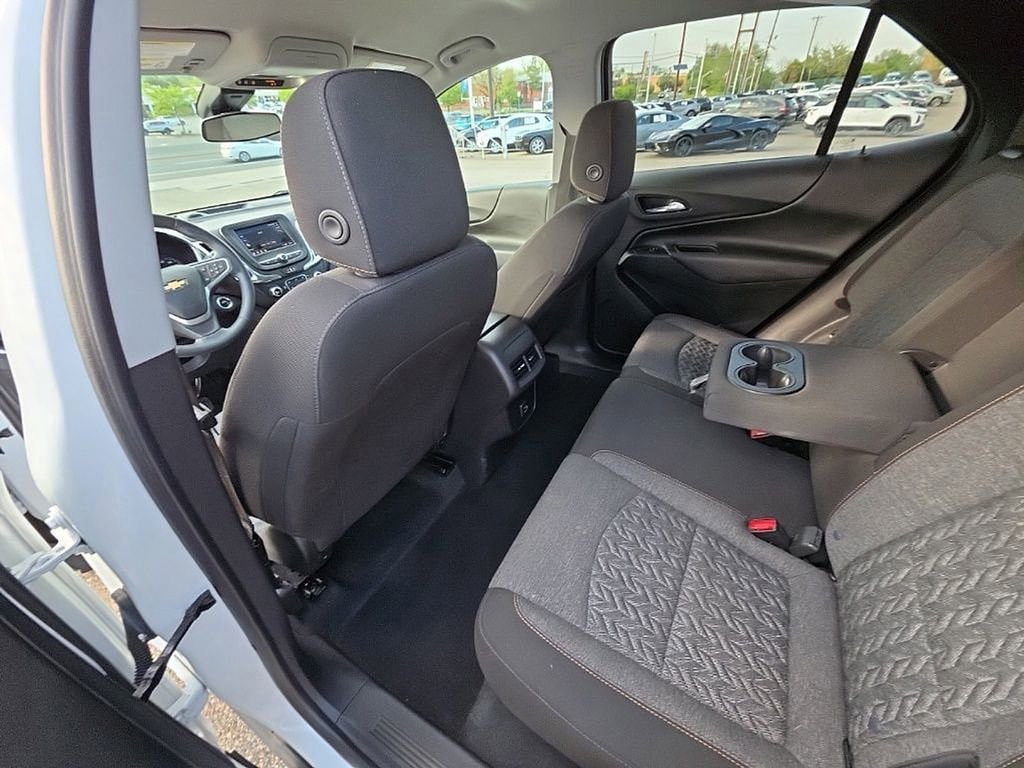 Used 2023 Chevrolet Equinox LT AWD/4WD image 21