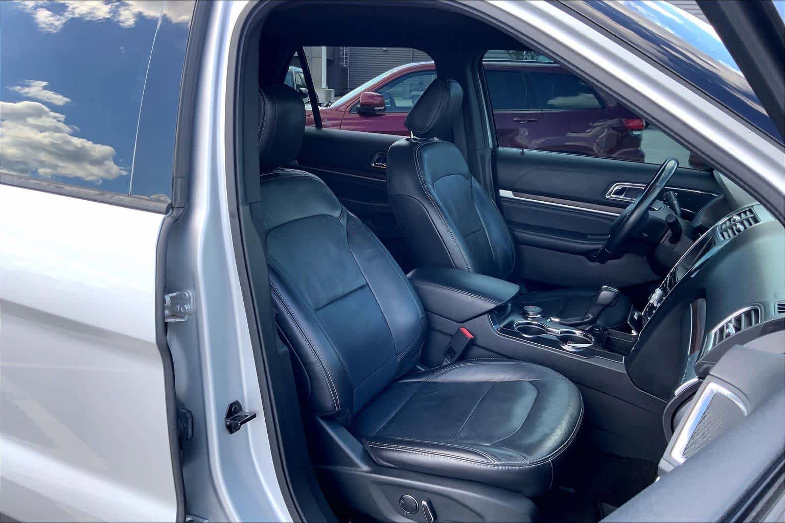 Used 2018 Ford Explorer Limited AWD/4WD image 9