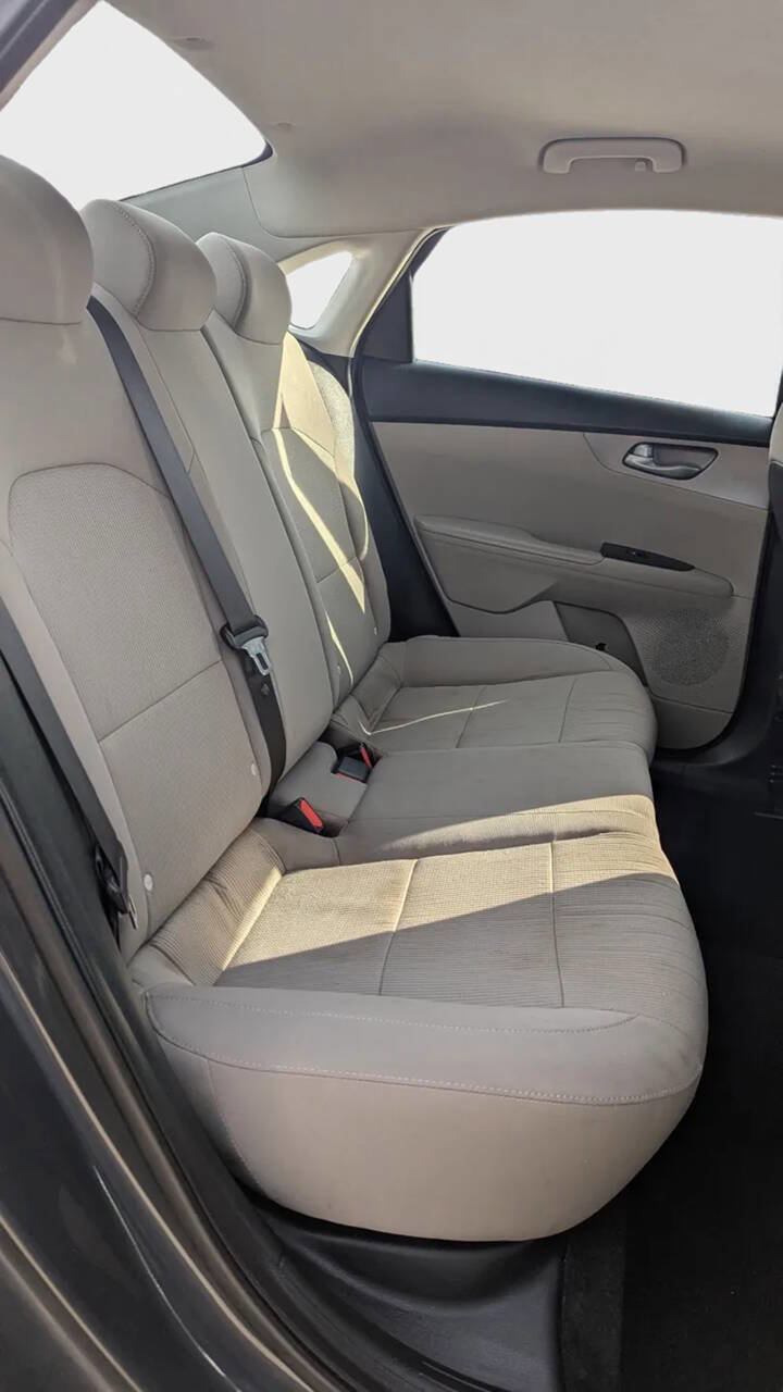 Used 2019 Kia Forte LXS image 13