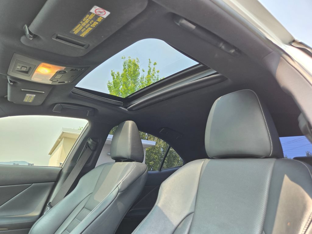 Used 2015 Lexus IS 250 w/ F-Sport Package RWD image 21