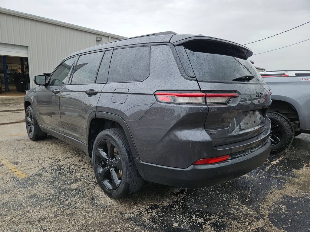 Used 2021 Jeep Grand Cherokee L Laredo RWD image 4