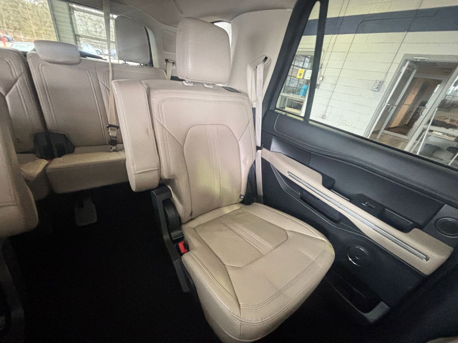 Used 2024 Ford Expedition Limited RWD image 43