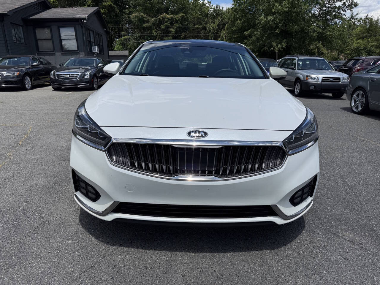Used 2017 Kia Cadenza Technology FWD image 3