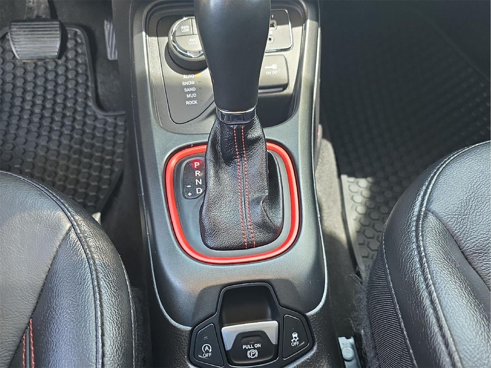 Used 2020 Jeep Compass Trailhawk w/ Cold Weather Group AWD/4WD image 19