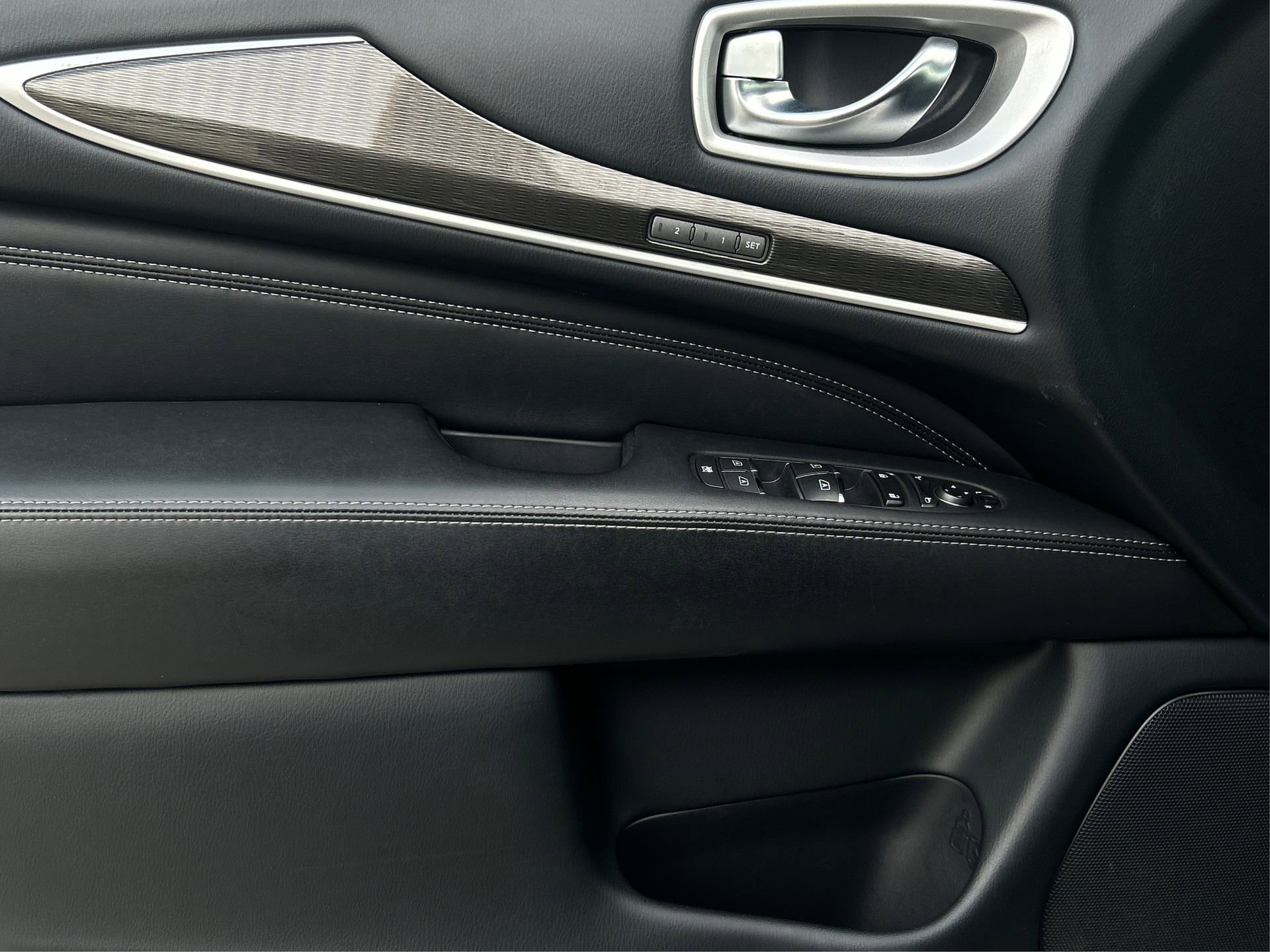 Used 2020 INFINITI QX60 Luxe w/ Essential Package image 24