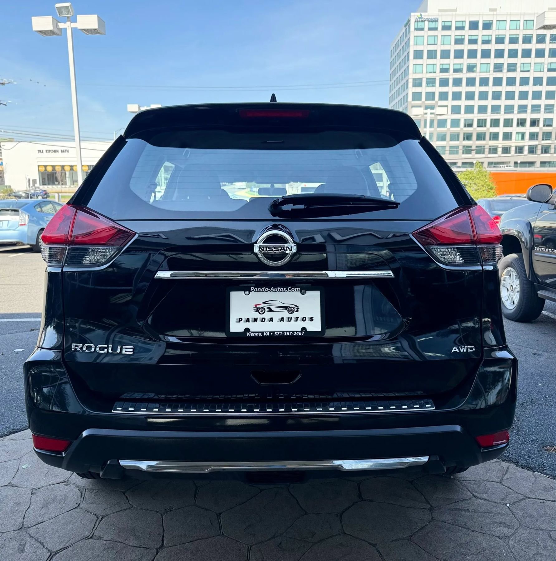 Used 2018 Nissan Rogue S image 6
