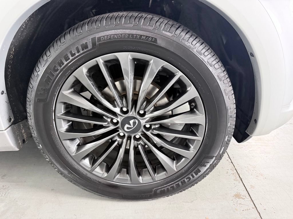 Used 2023 INFINITI QX80 Premium Select w/ All-Season Package RWD image 4