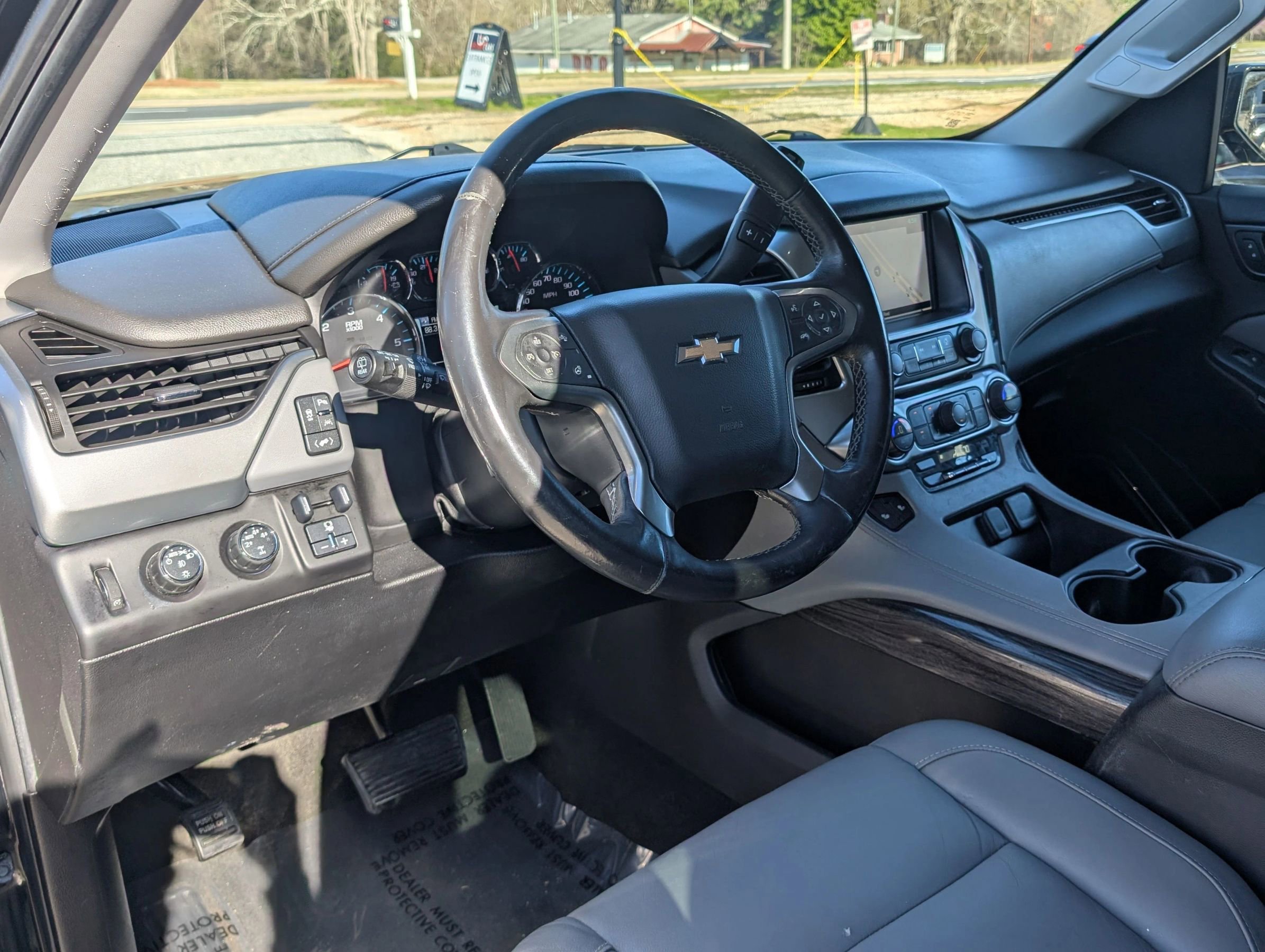 Used 2016 Chevrolet Suburban LT w/ Luxury Package AWD/4WD image 18