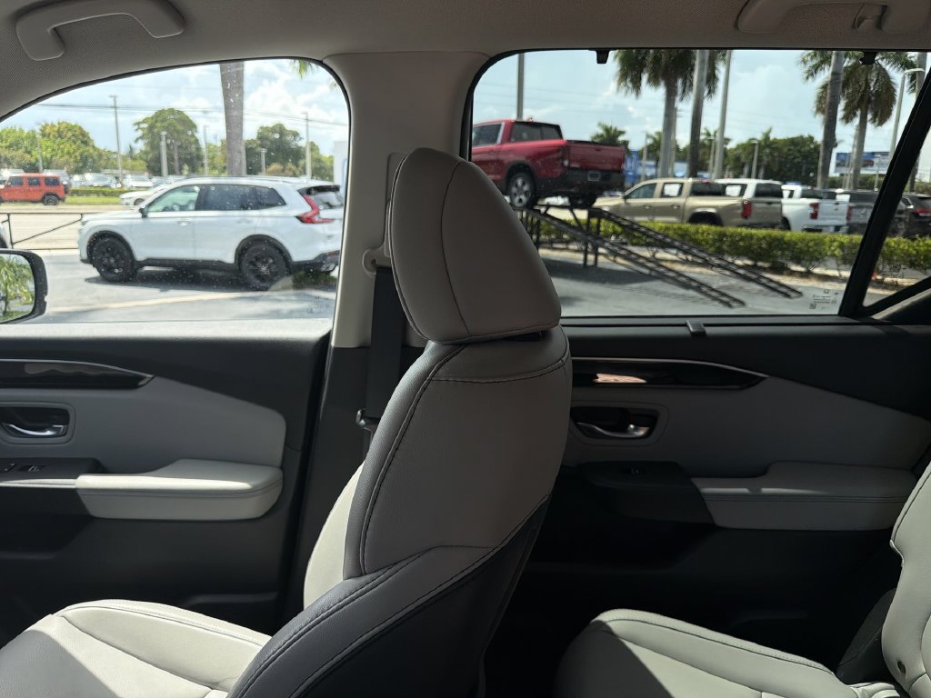 Certified 2023 Honda Pilot EX-L image 12