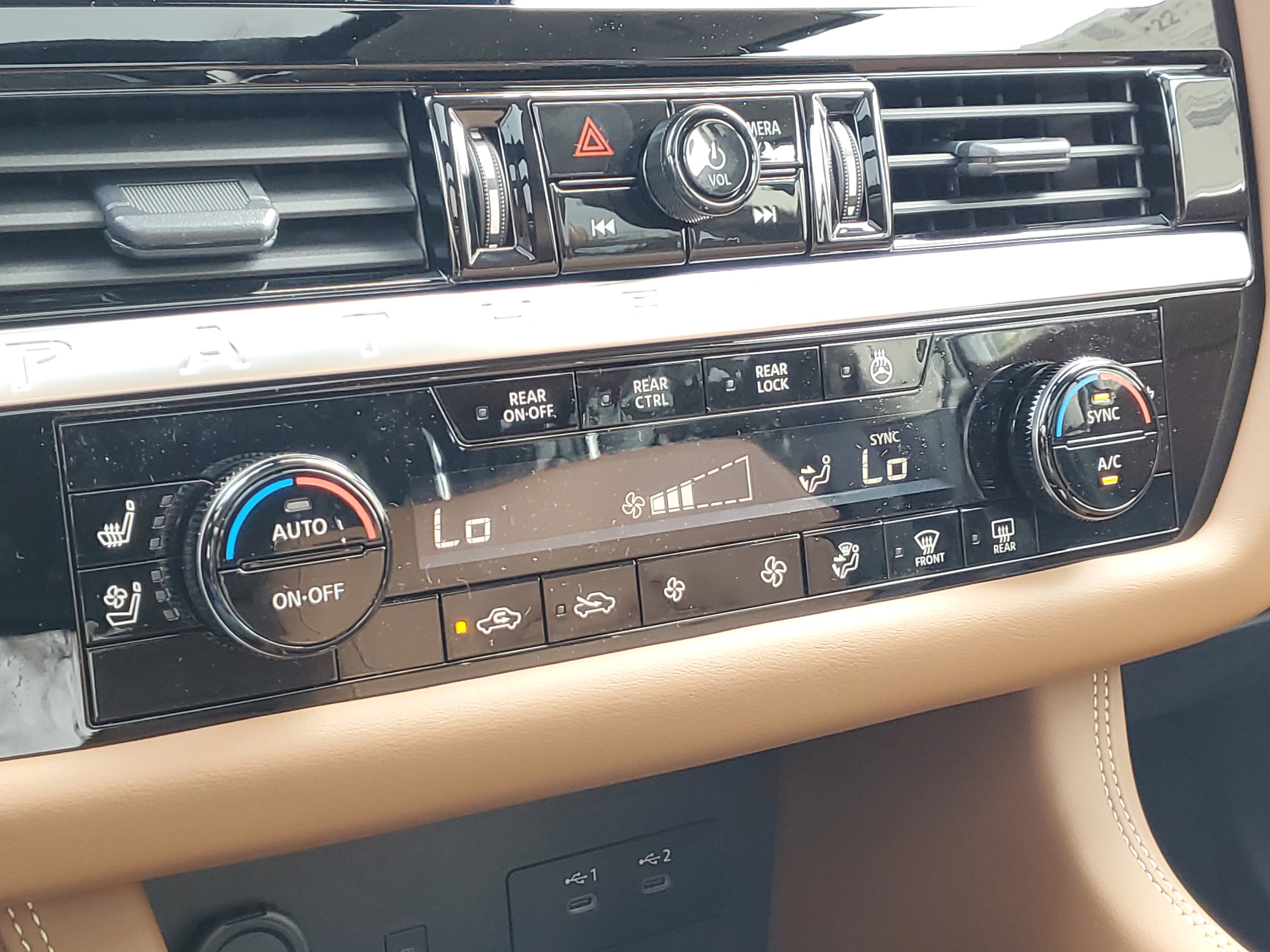 New 2026 Nissan Pathfinder Platinum image 17