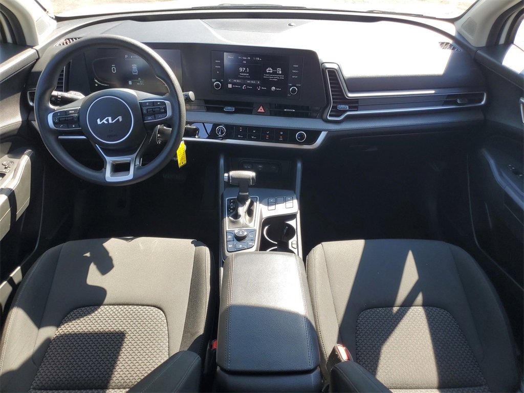 Used 2023 Kia Sportage LX image 13