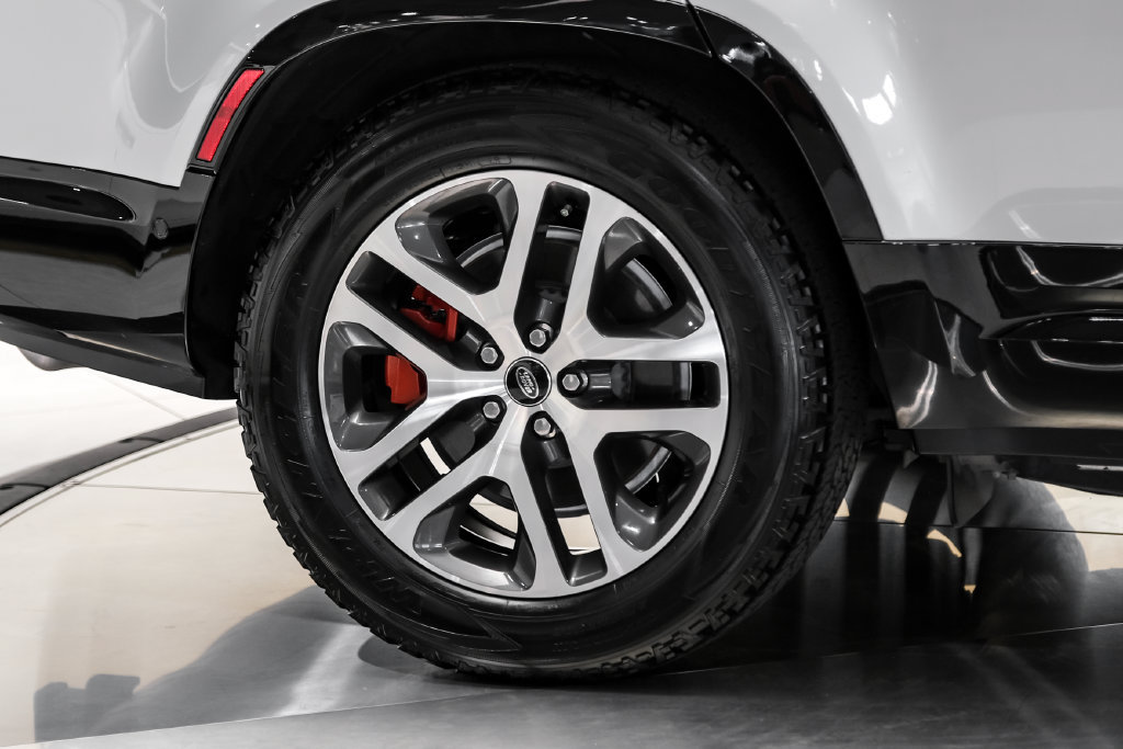 Used 2024 Land Rover Defender 130 X AWD/4WD image 56