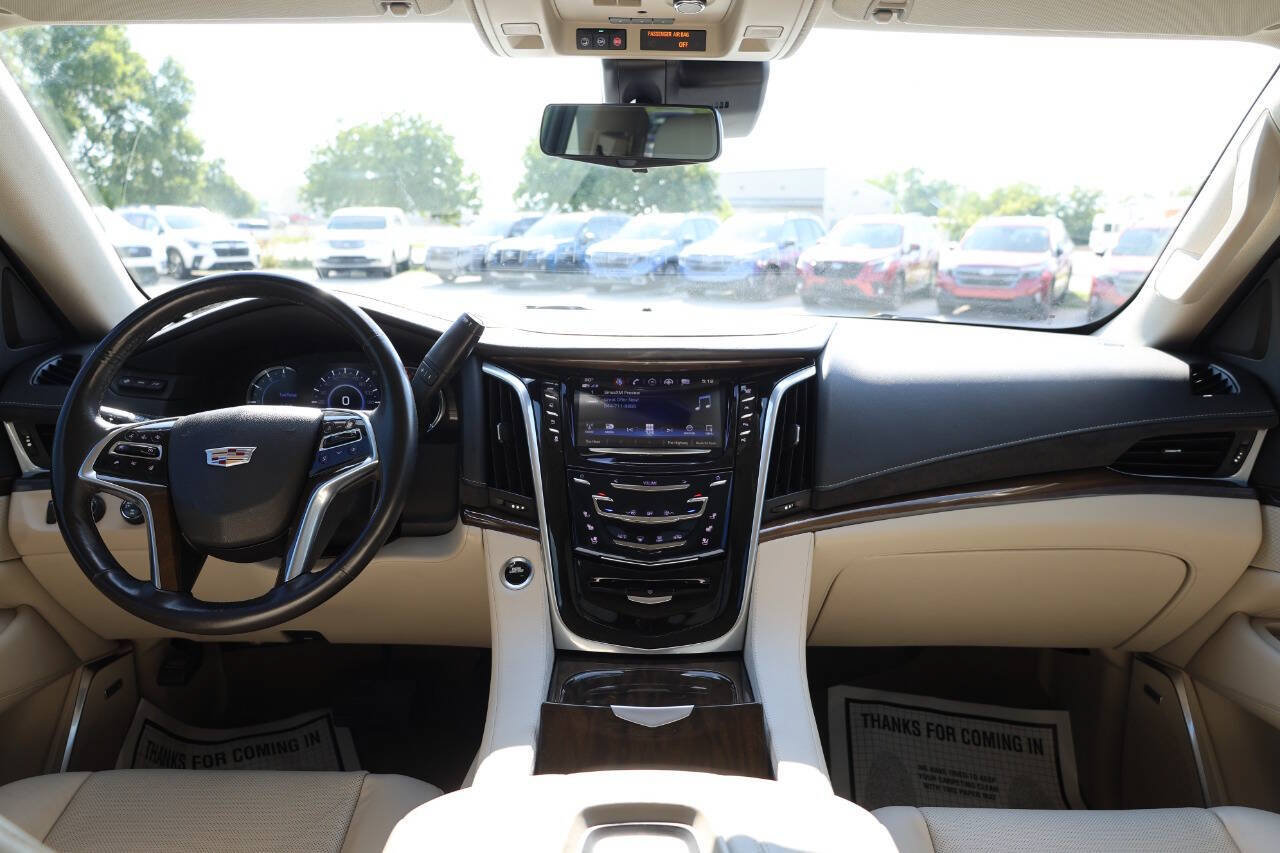 Used 2020 Cadillac Escalade Luxury AWD/4WD image 14