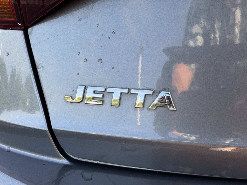 Used 2019 Volkswagen Jetta R-Line FWD image 10