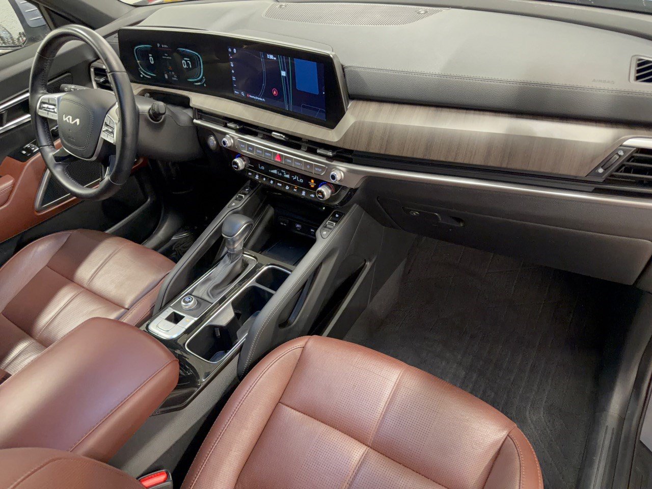 Used 2024 Kia Telluride EX w/ EX Captain's Chair Package FWD image 31