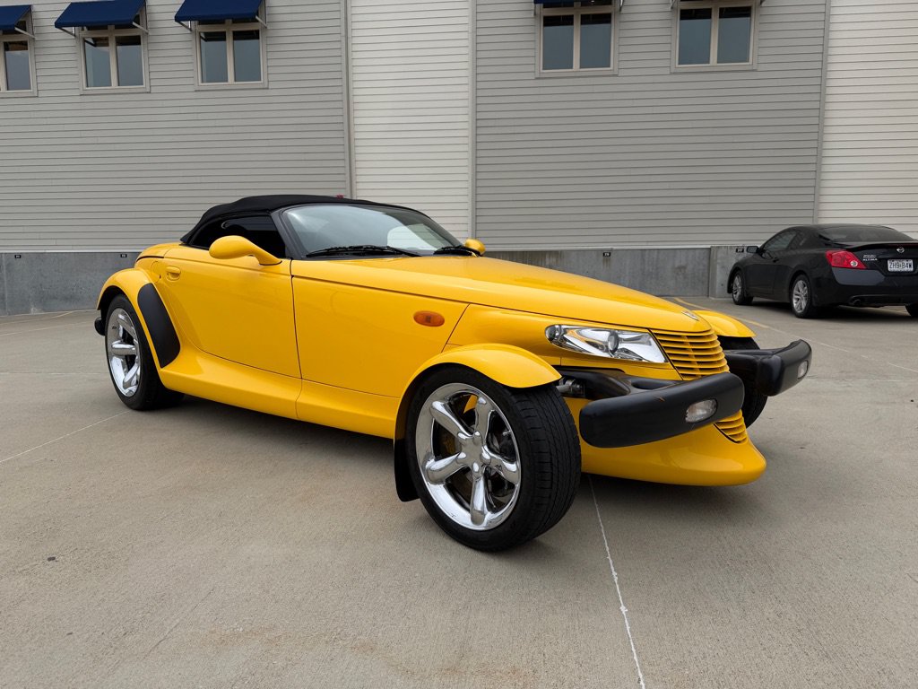Used 2000 Plymouth Prowler RWD image 1