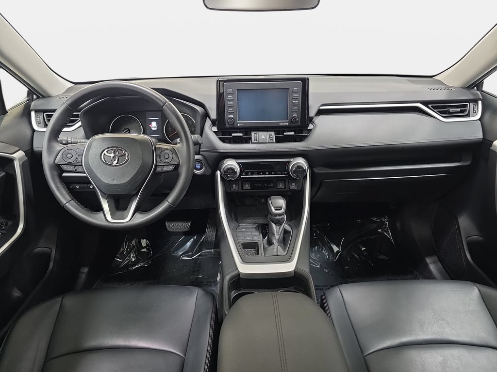 Used 2021 Toyota RAV4 XLE Premium AWD/4WD image 10