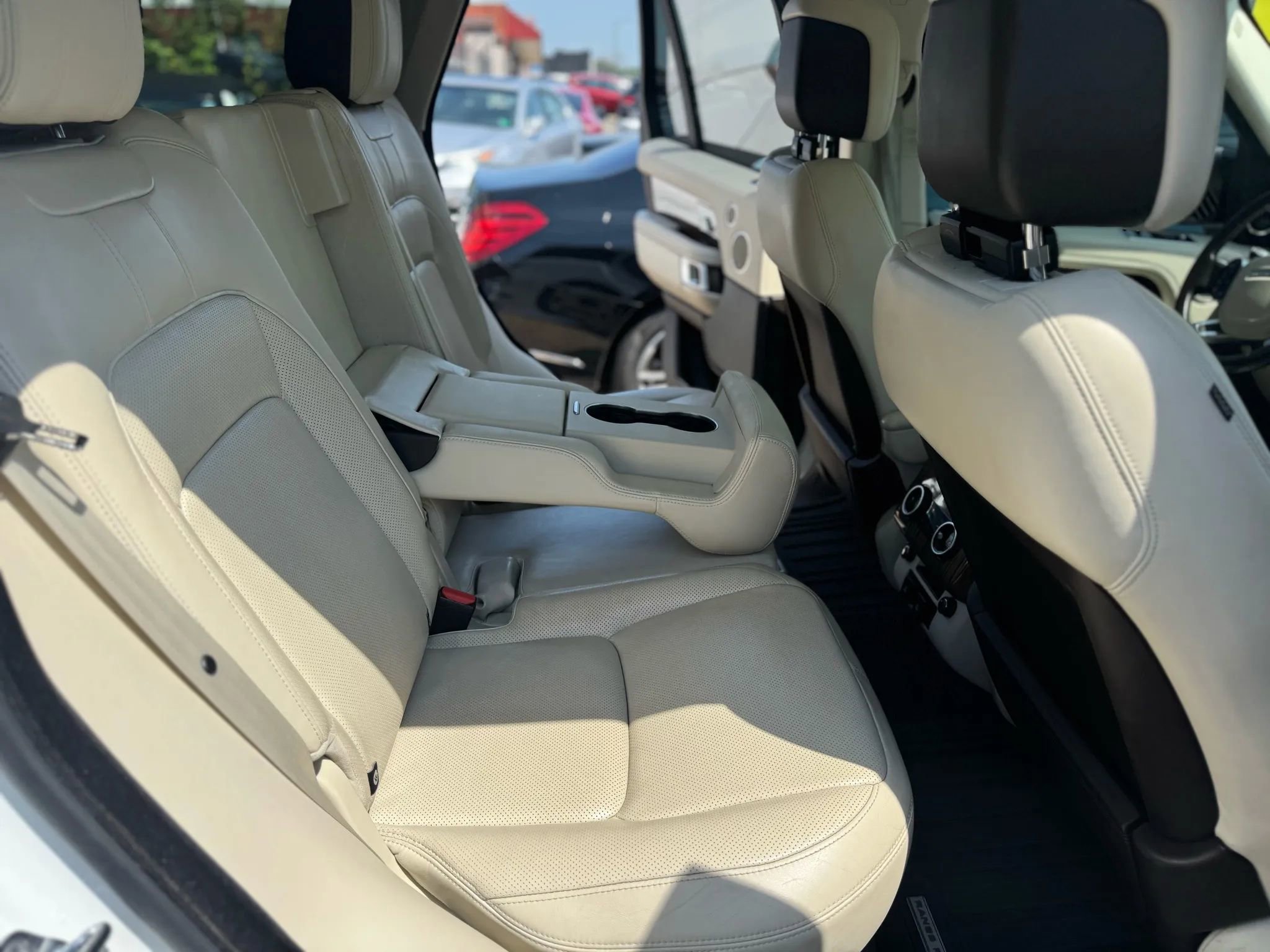 Used 2019 Land Rover Range Rover HSE image 10