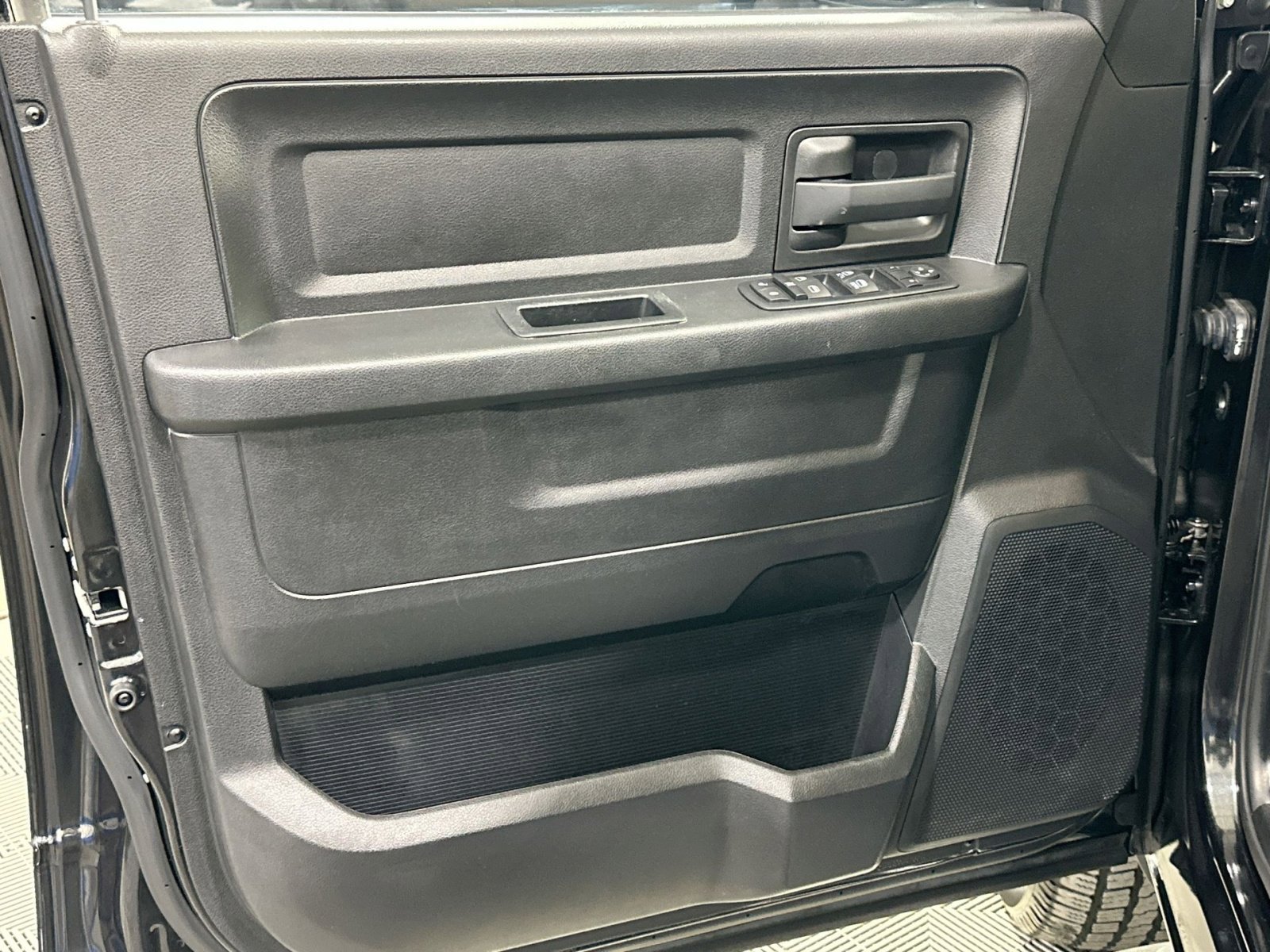 Used 2016 RAM 1500 Express image 15