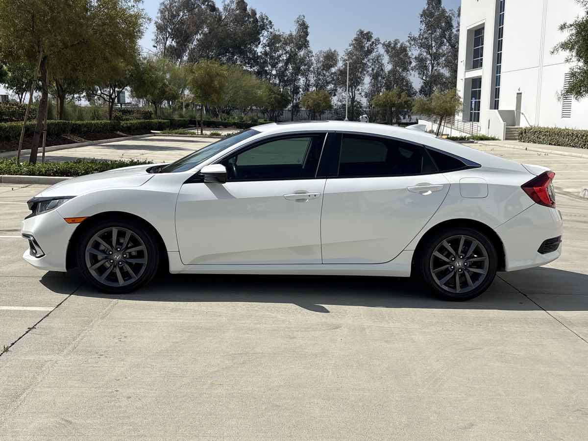 Used 2019 Honda Civic EX-L image 6