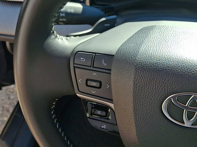 Used 2025 Toyota Camry SE FWD image 21