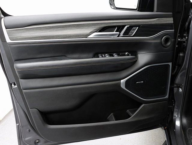 Used 2024 Jeep Wagoneer Series III image 24