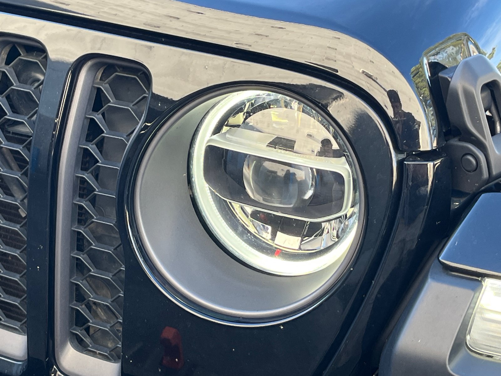Used 2020 Jeep Gladiator Mojave AWD/4WD image 11
