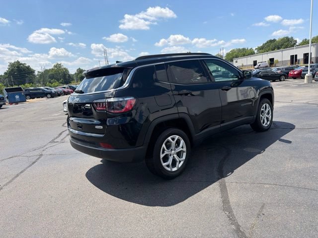 Used 2024 Jeep Compass Latitude AWD/4WD image 8