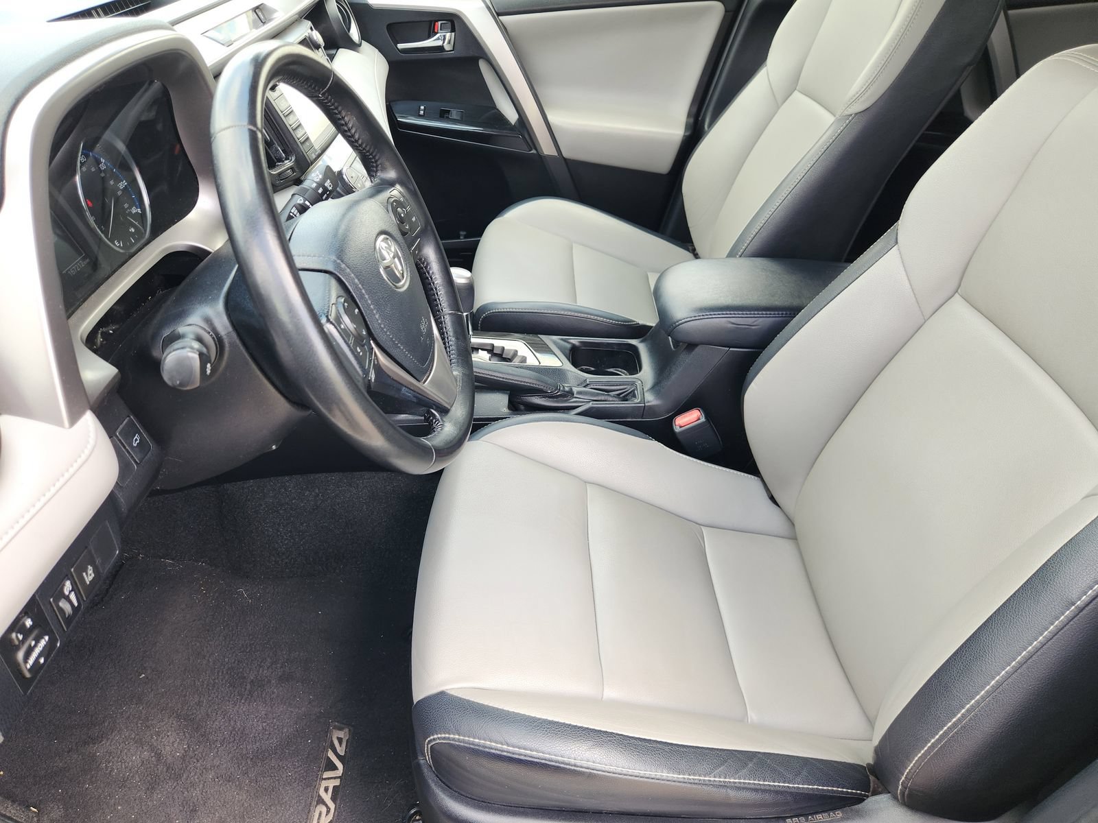Used 2017 Toyota RAV4 Limited w/ Advanced Technology Package FWD image 16