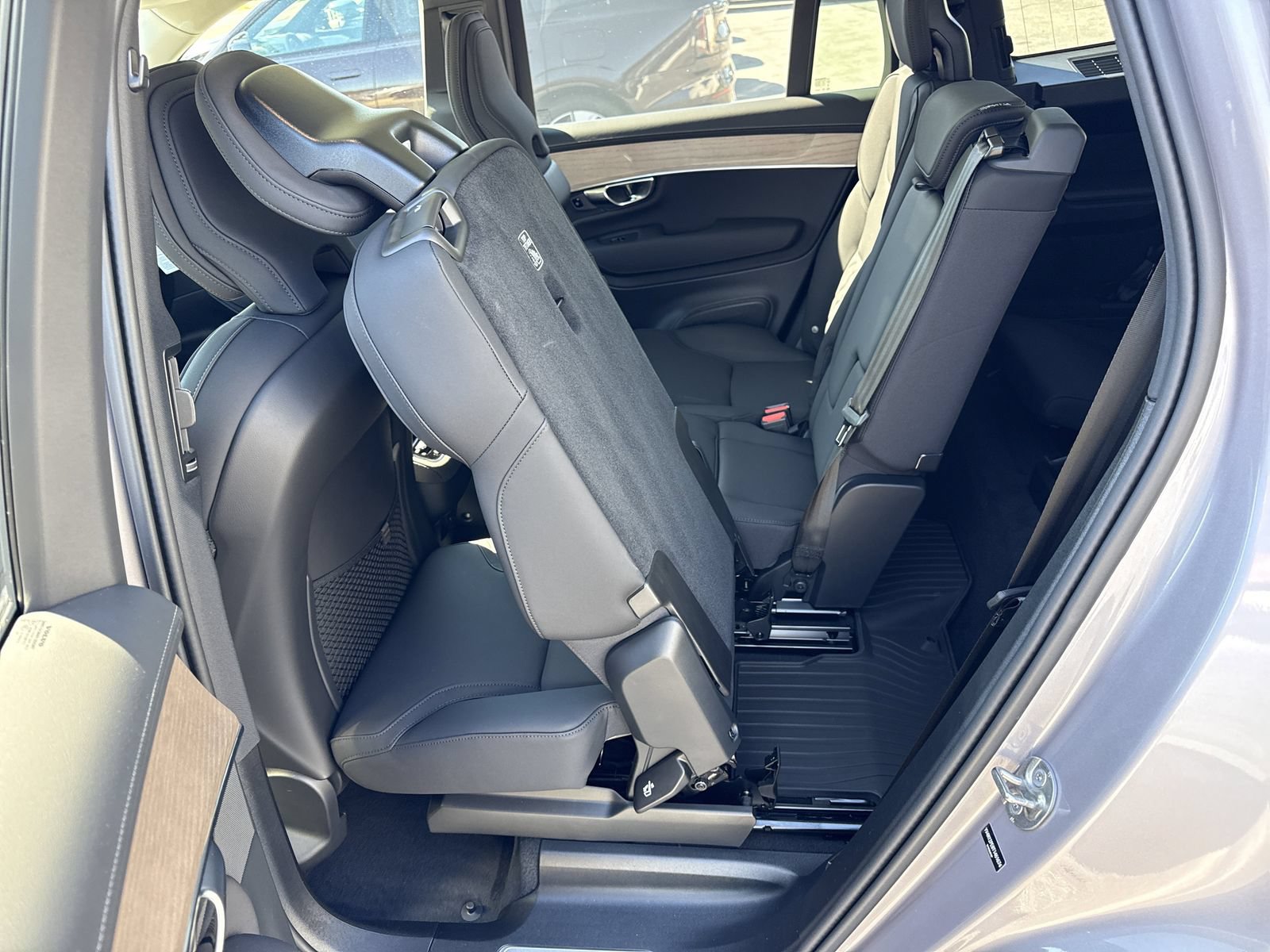 New 2026 Volvo XC90 B5 Plus w/ Protection Package Premier AWD/4WD image 13