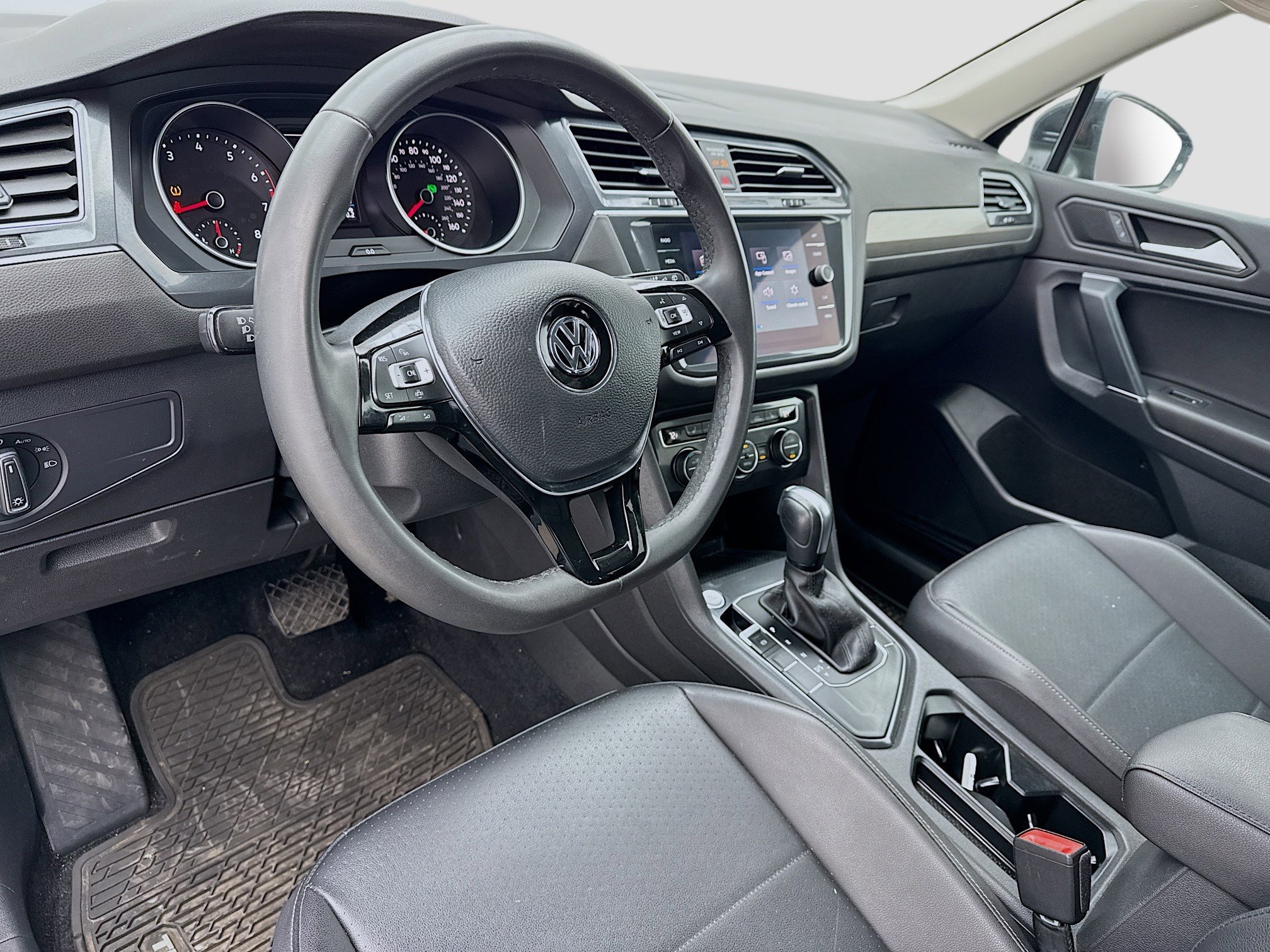 Used 2020 Volkswagen Tiguan SE FWD image 7