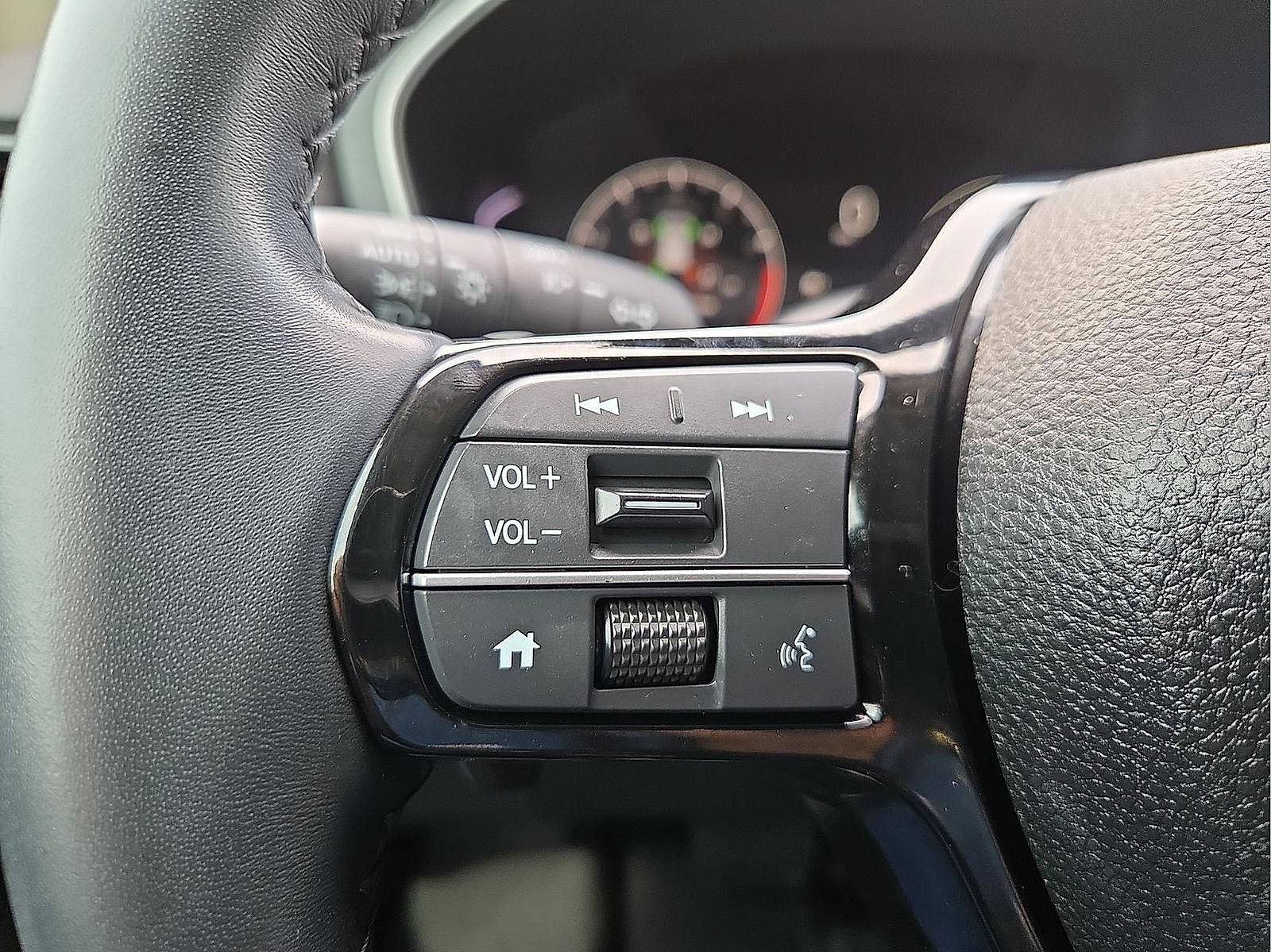 Used 2025 Honda Pilot EX-L image 19