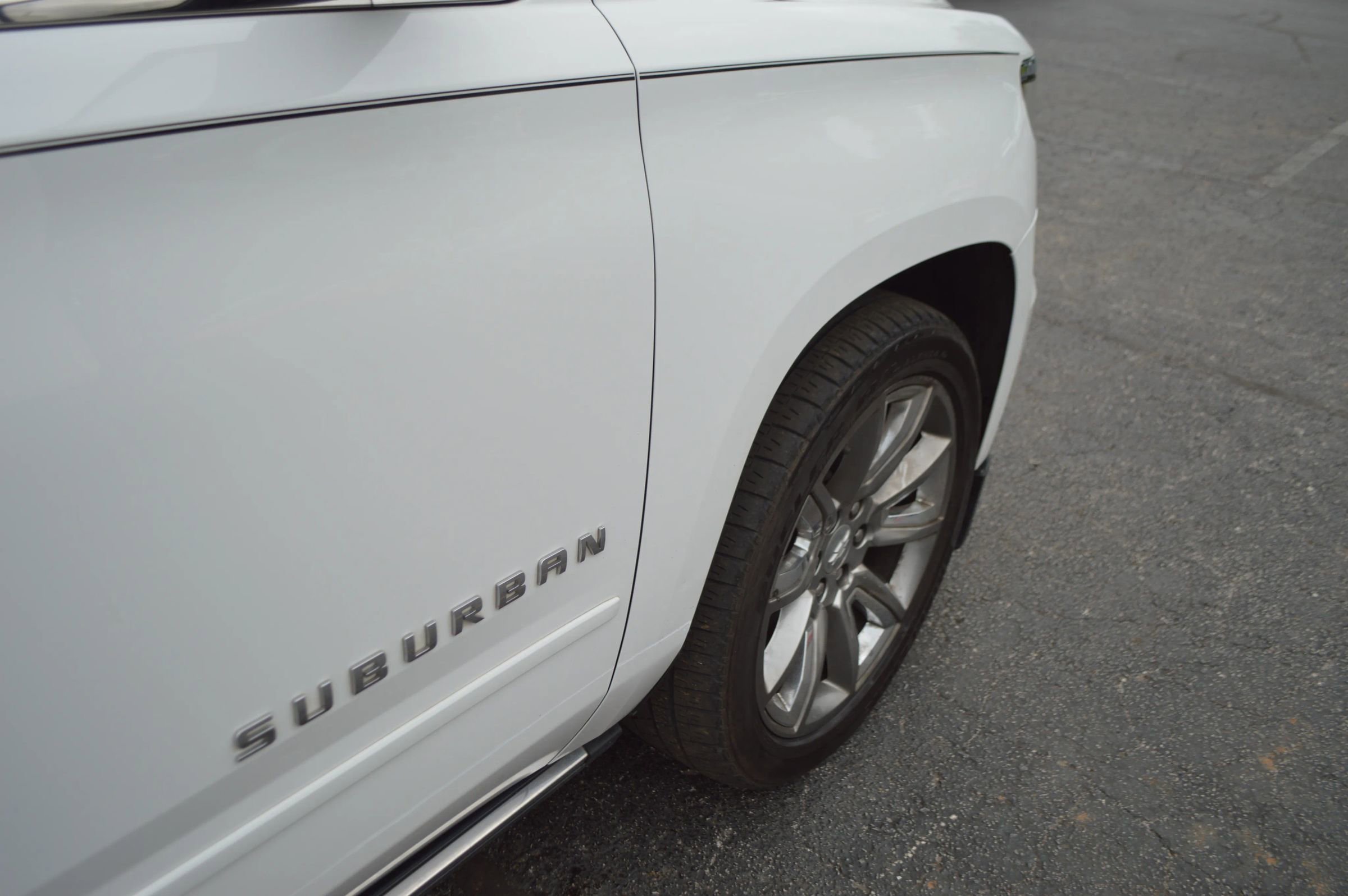 Used 2015 Chevrolet Suburban LTZ AWD/4WD image 10
