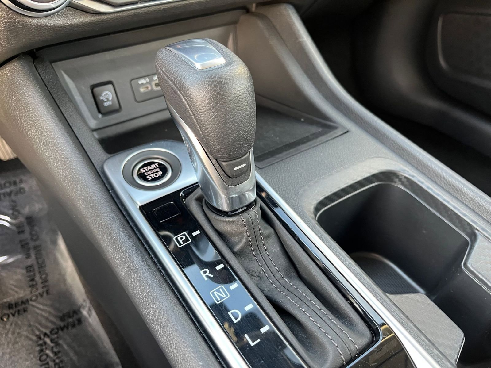 Used 2025 Nissan Sentra SV image 41