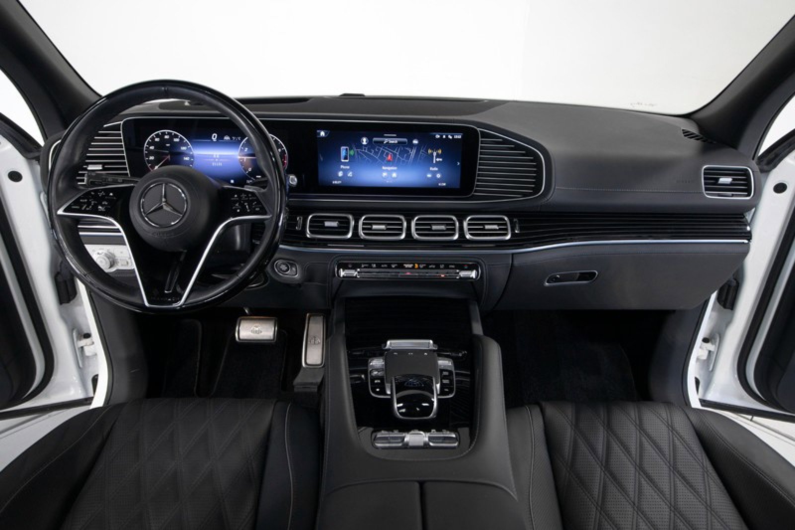 Used 2024 Mercedes-Benz Maybach GLS 600 4MATIC image 24