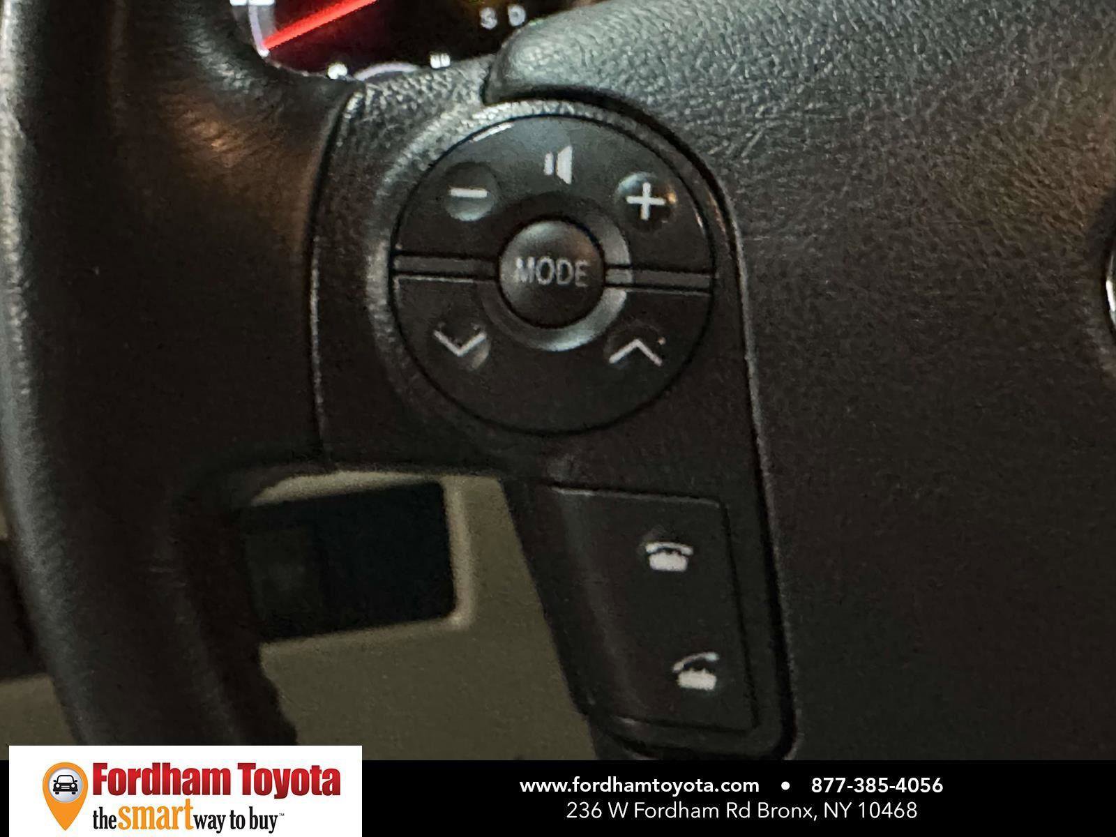 Used 2011 Toyota Sequoia Limited AWD/4WD image 35
