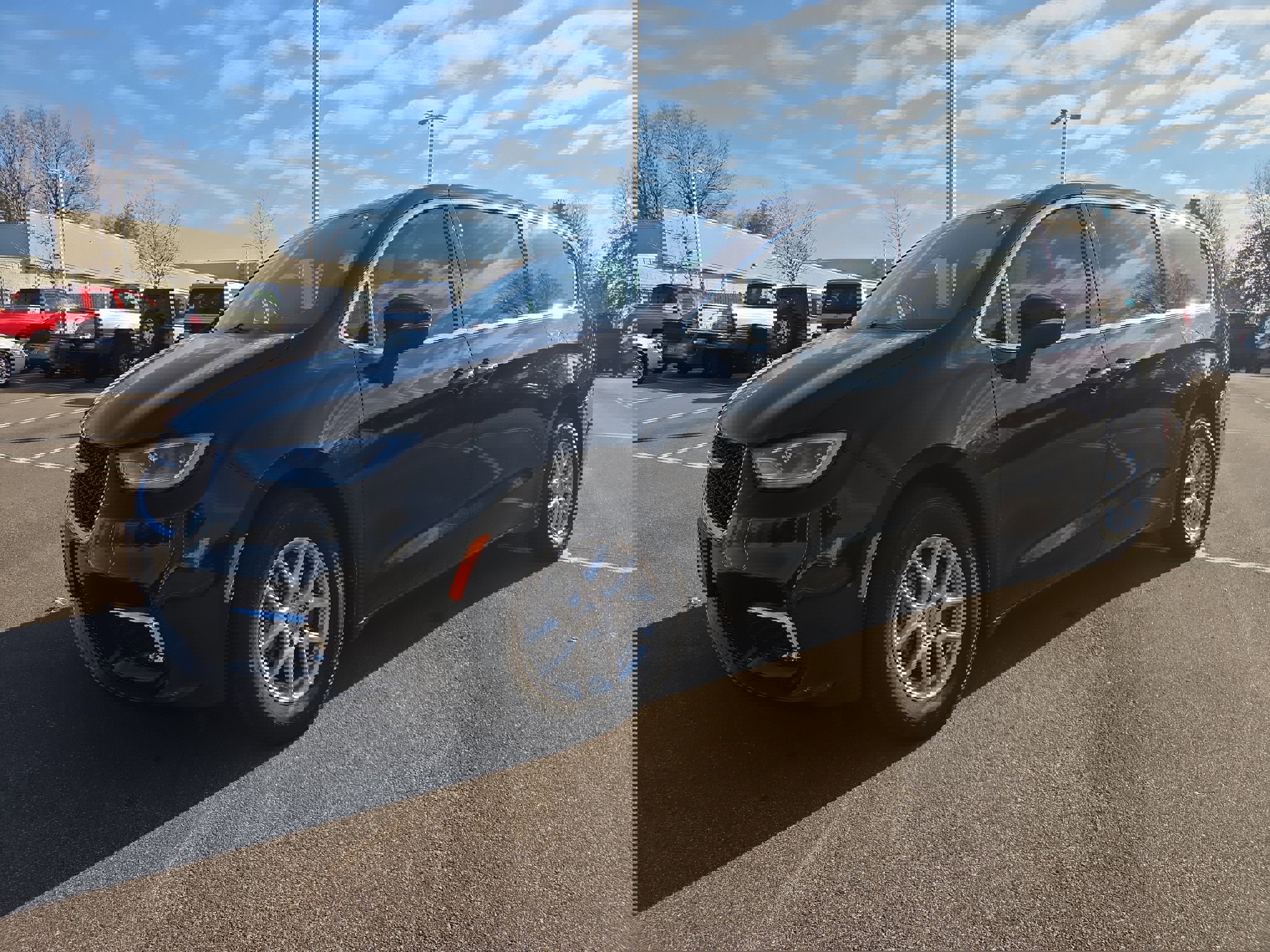 Certified 2023 Chrysler Pacifica Touring-L image 1