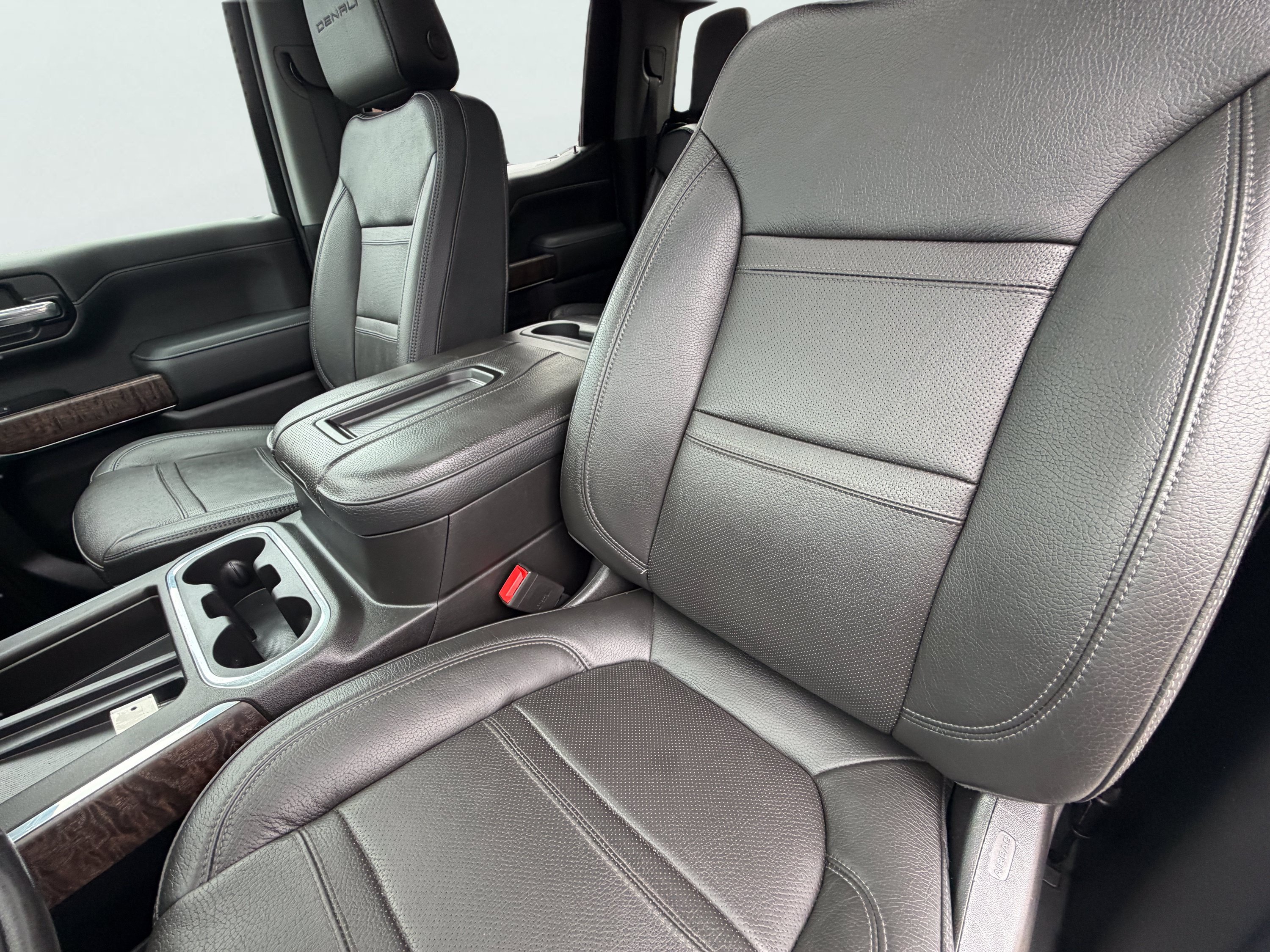 Used 2022 GMC Sierra 1500 Denali w/ Denali Premium Package AWD/4WD image 39