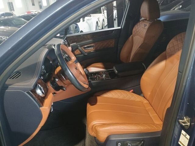 Used 2017 Bentley Bentayga image 15