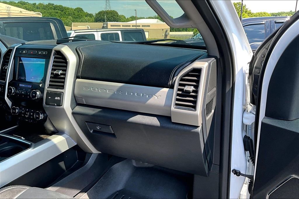 Used 2021 Ford F250 Lariat w/ Lariat Ultimate Package AWD/4WD image 29