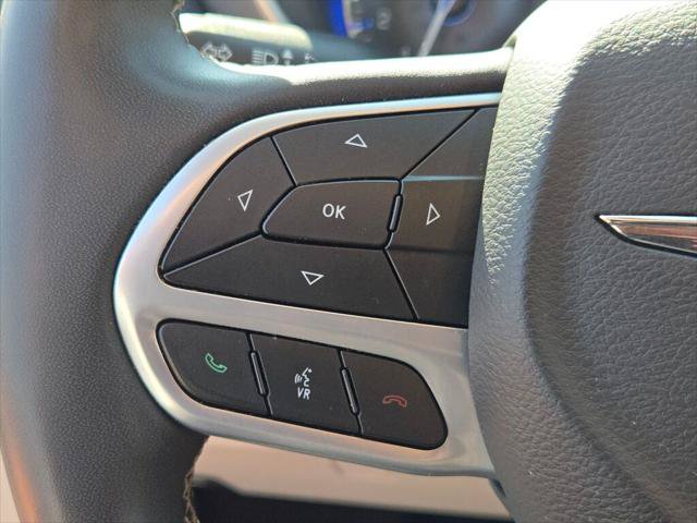 Certified 2023 Chrysler Pacifica Touring-L FWD image 10