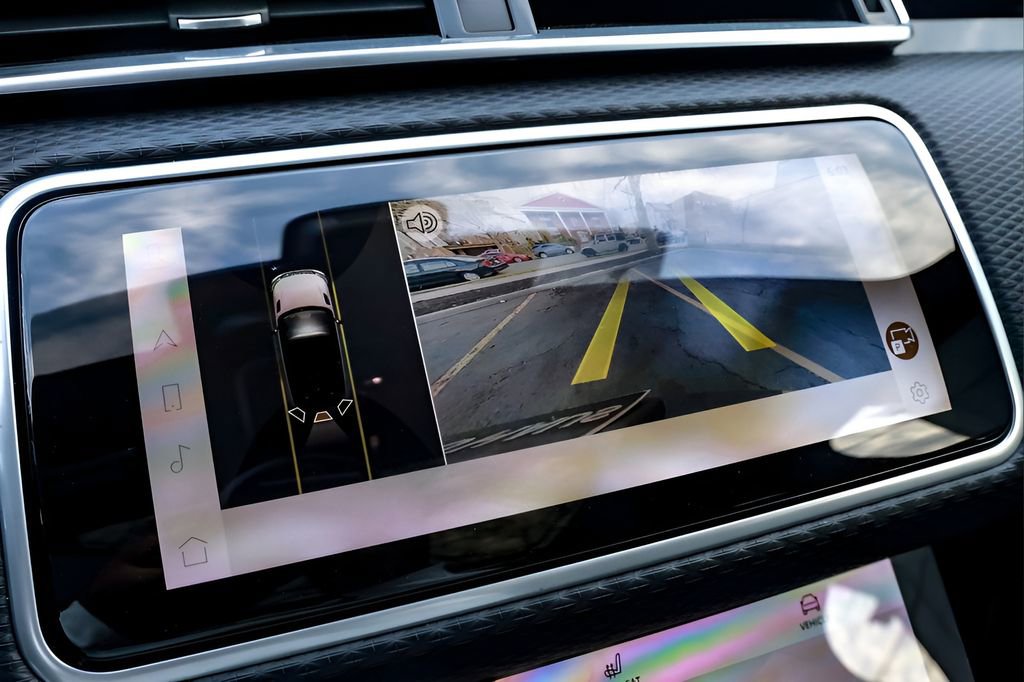 Used 2022 Land Rover Range Rover Velar R-Dynamic S image 46