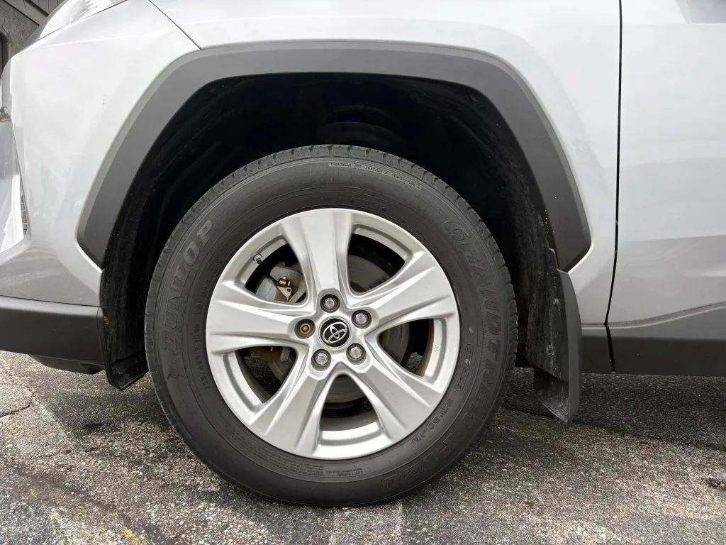 Used 2019 Toyota RAV4 XLE w/ Convenience Package AWD/4WD image 26