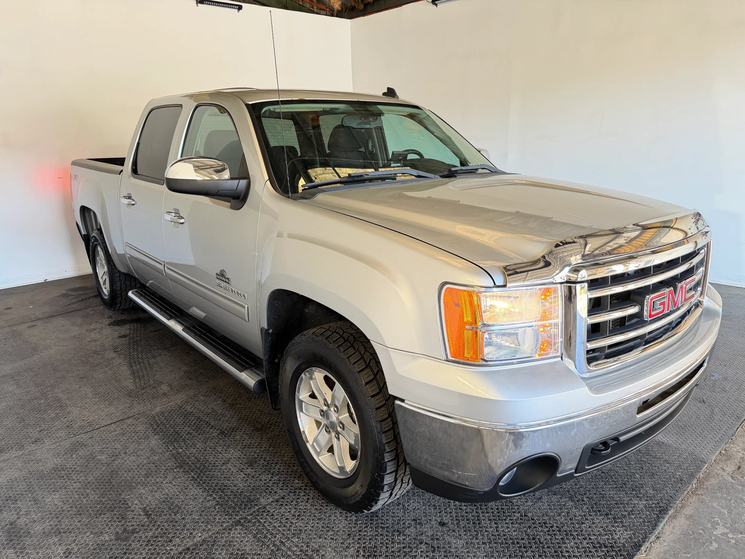 Used 2013 GMC Sierra 1500 SLE AWD/4WD image 2