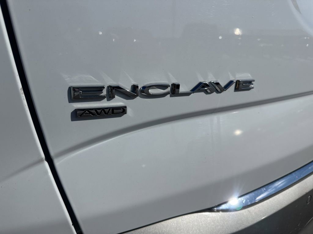 Used 2022 Buick Enclave Essence image 10
