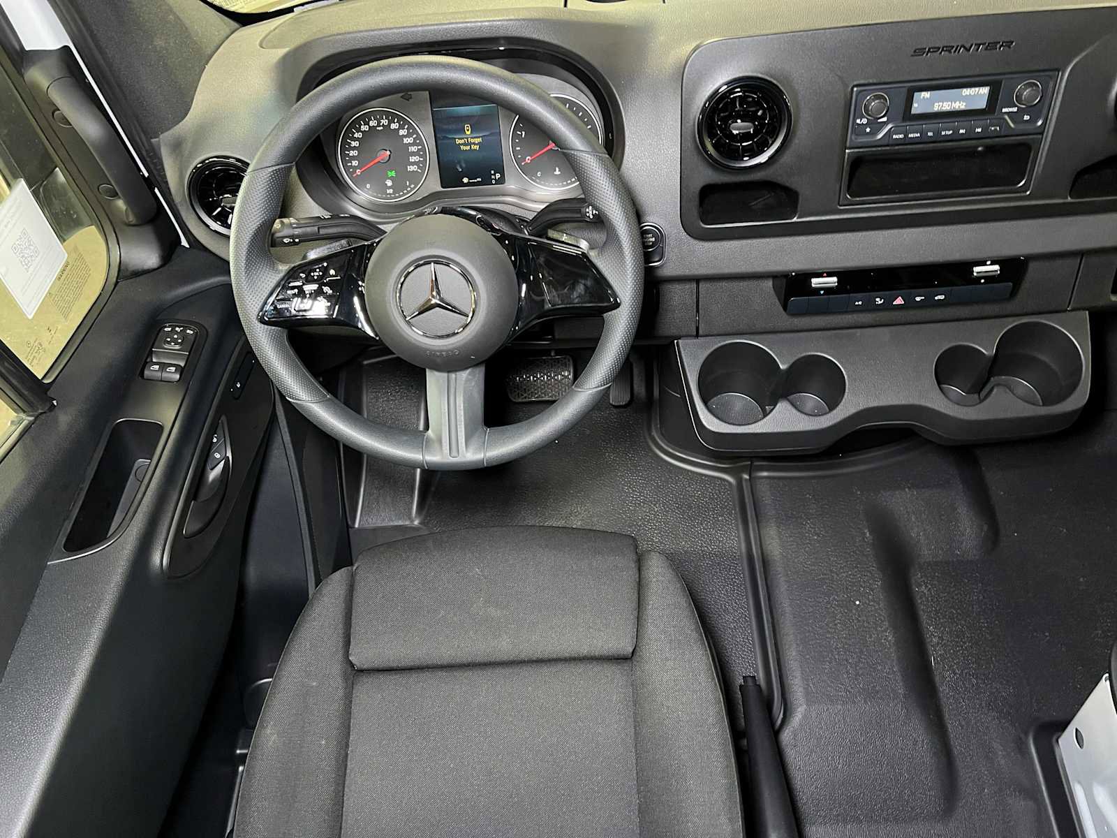 Used 2025 Mercedes-Benz Sprinter 2500 image 34