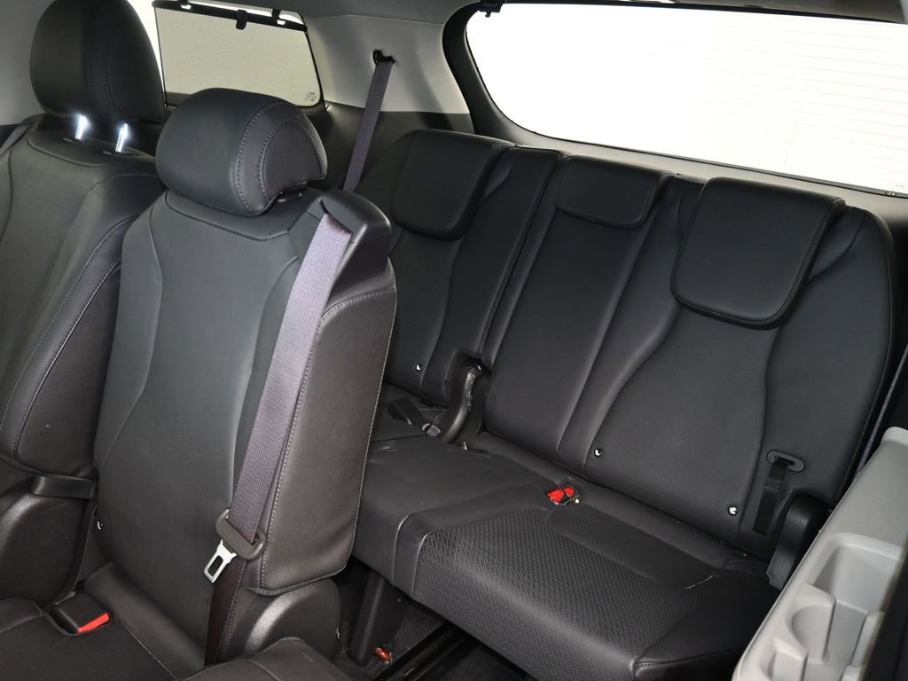 Used 2024 Kia Carnival SX Prestige image 40