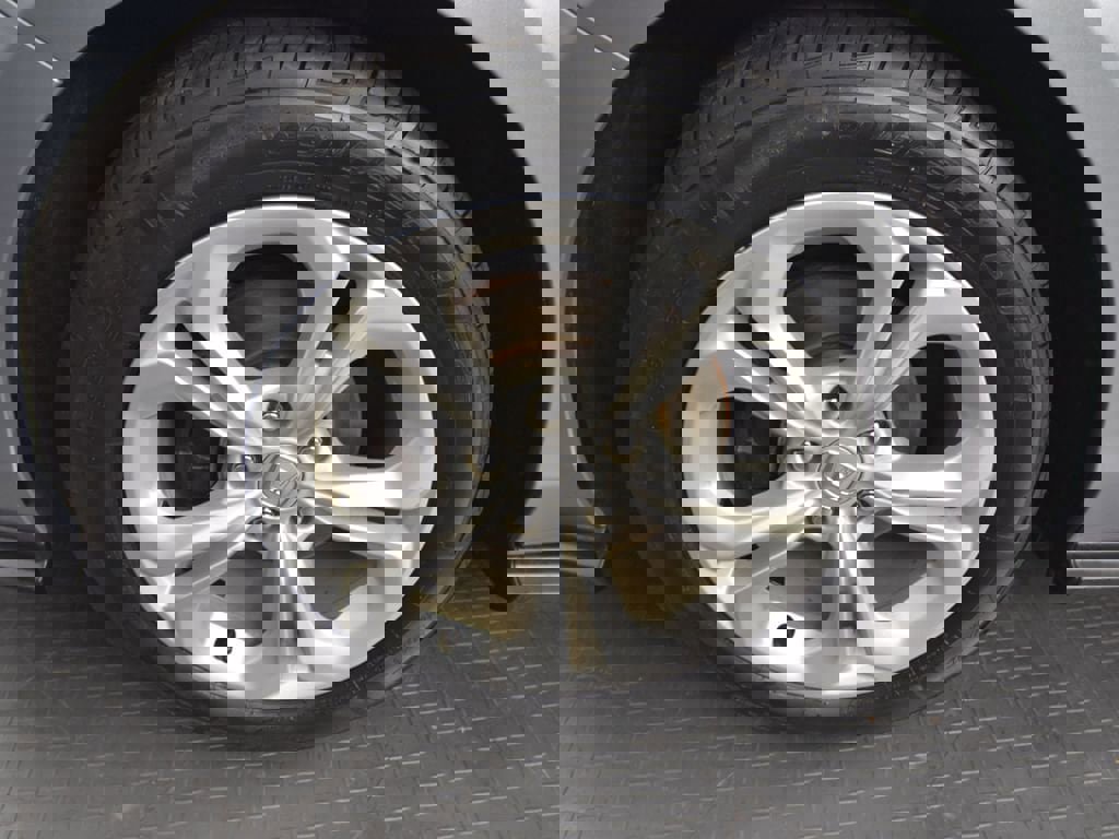 Used 2023 Honda Accord LX image 13