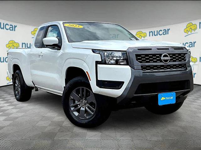 Certified 2025 Nissan Frontier SV image 1